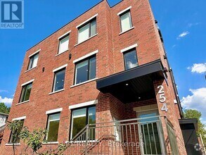 Building Photo - 254-254 Garneau St