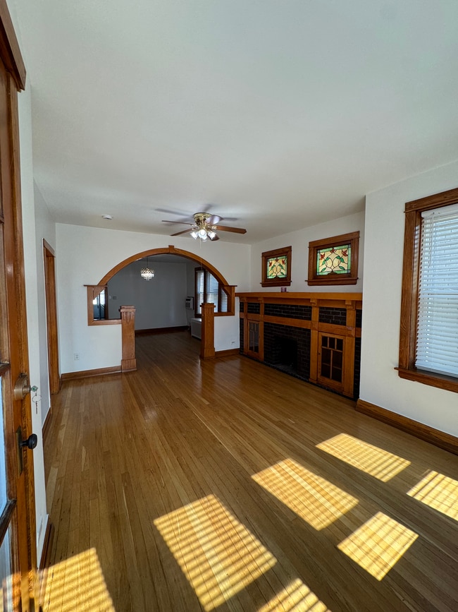 Building Photo - 2127 Highland Ave