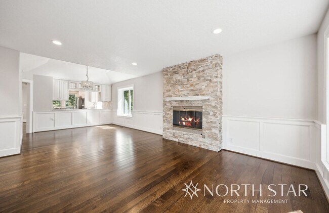 Foto del edificio - Stunning Lake Oswego Home with Space for E...