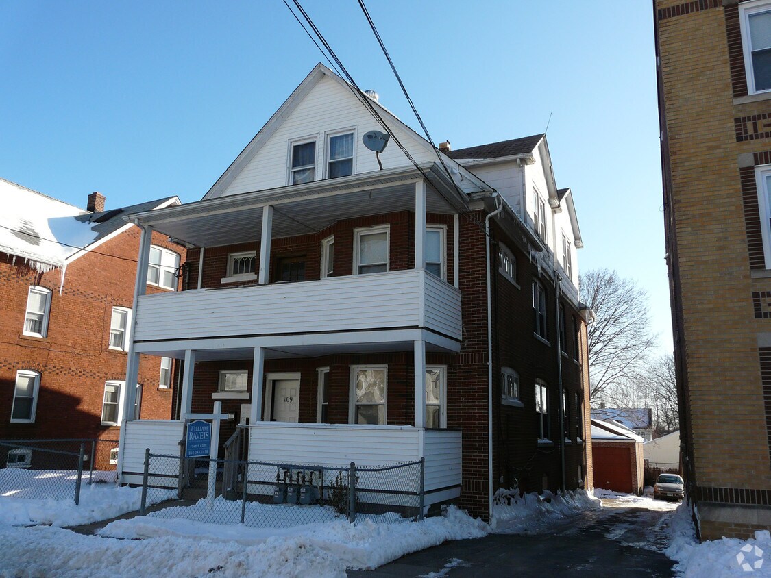 Building Photo - 109 Clark St
