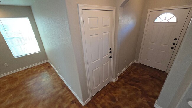 Building Photo - Retreat at Retama Park Townhome