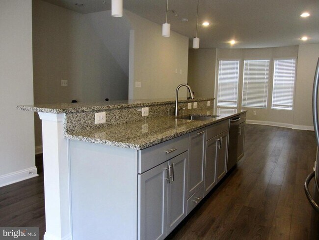 Building Photo - 7111 Tyndale Way
