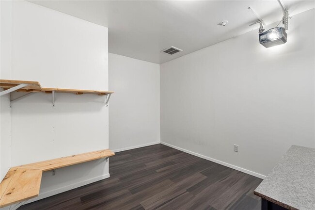 Building Photo - 11122 High Star Dr