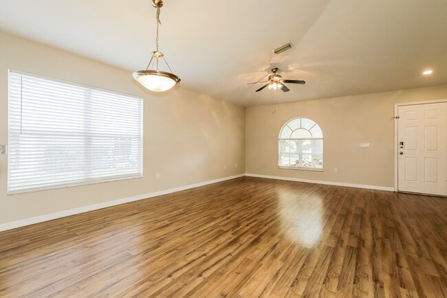 Foto del edificio - 1036 Lake Shore Ranch Dr
