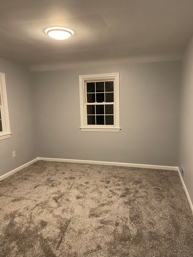 Building Photo - 5712 Linda Ln