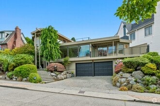 Building Photo - 2558 Constance Dr W
