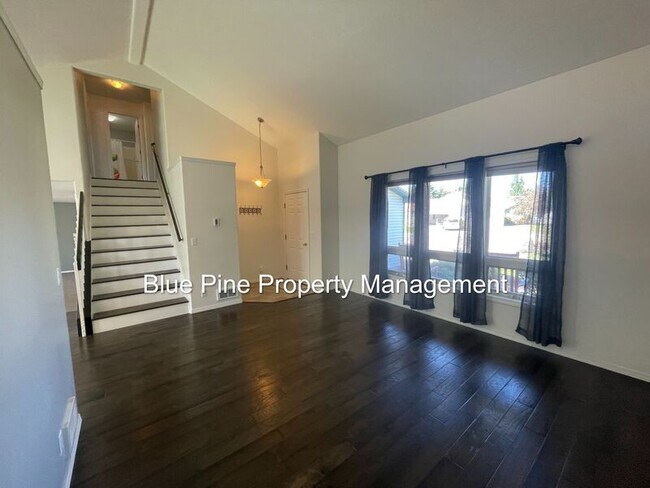 Foto del edificio - 1374 Walstrom Ln