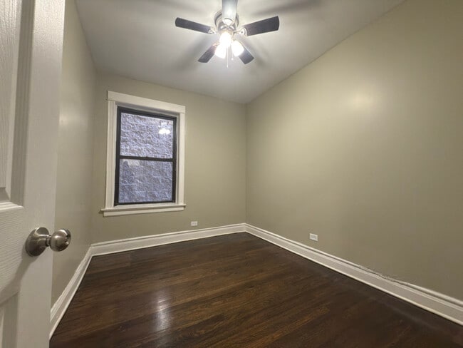 Foto del edificio - 4617 S Calumet Ave