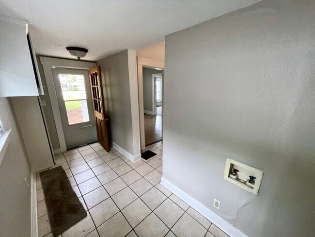 Foto del edificio - Spacious 3Bd; 1Ba Single Family Home