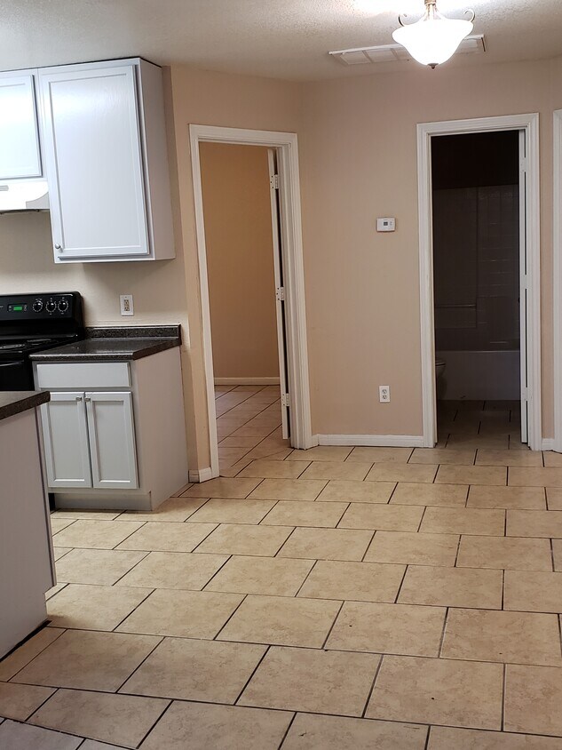Foto del edificio - 217 E Craven Ave