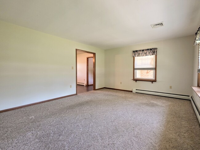 Building Photo - 154 Valley View Dr