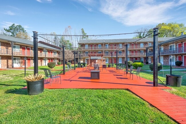 Building Photo - The Residences at Windsor