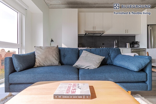 Building Photo - 343 W Schiller St