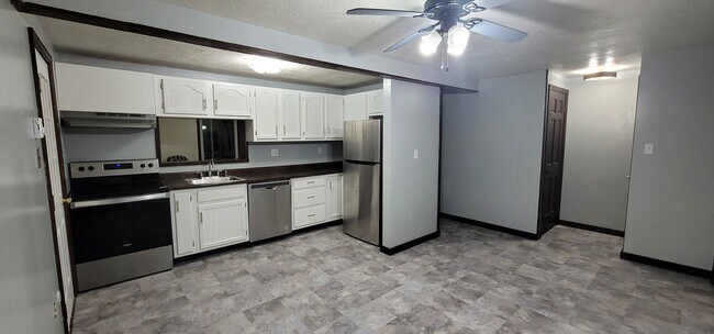 Cocina - 237 Ingram Ave