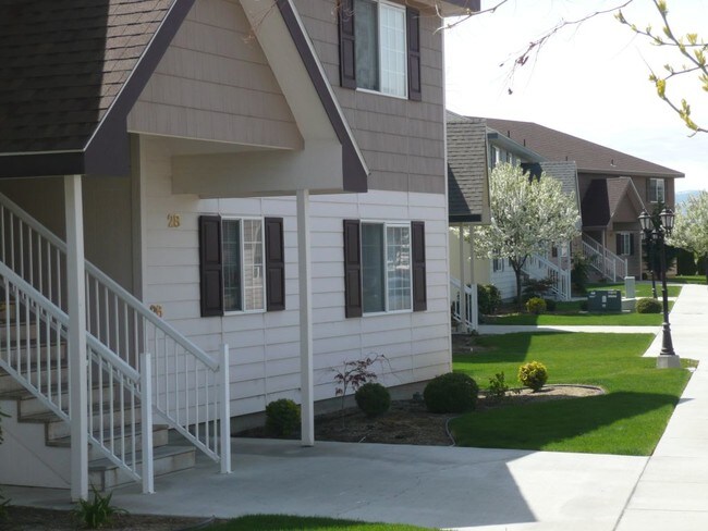 5104 W Nob Hill Blvd Unit 66, Yakima, WA 98908 Apartment
