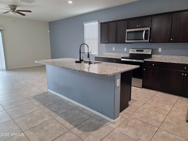 Building Photo - 24673 Alfalfa Dr
