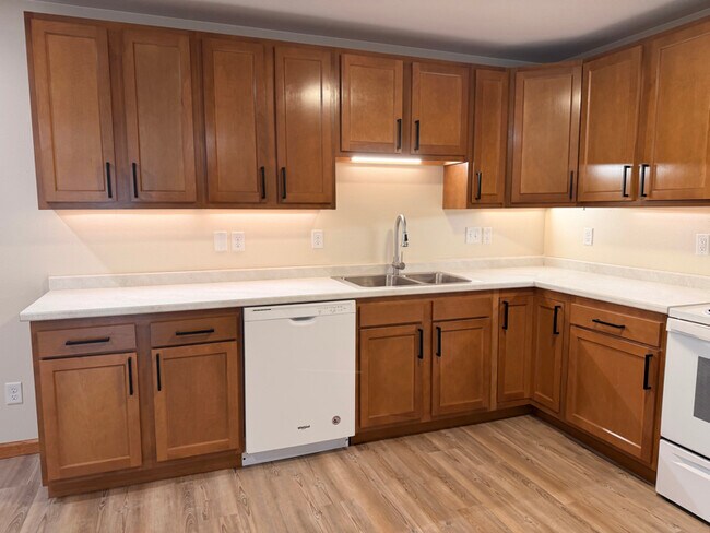 Building Photo - 1009 Boxelder Ave