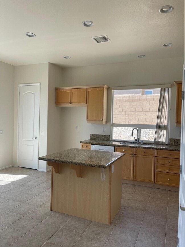 Building Photo - 11691 Foxdale Dr