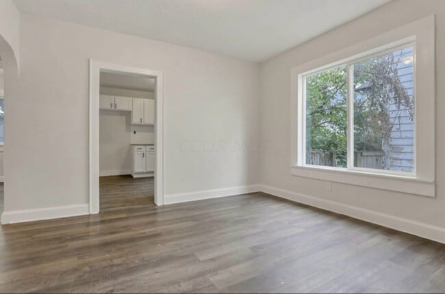 Building Photo - 1364 S Champion Ave