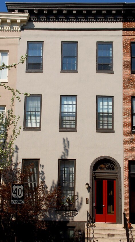 Building Photo - 916 Saint Paul St