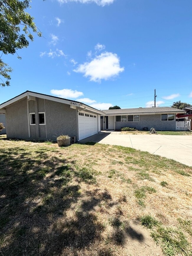 Foto del edificio - Lovely 3 Bedroom Home in Established Neigh...