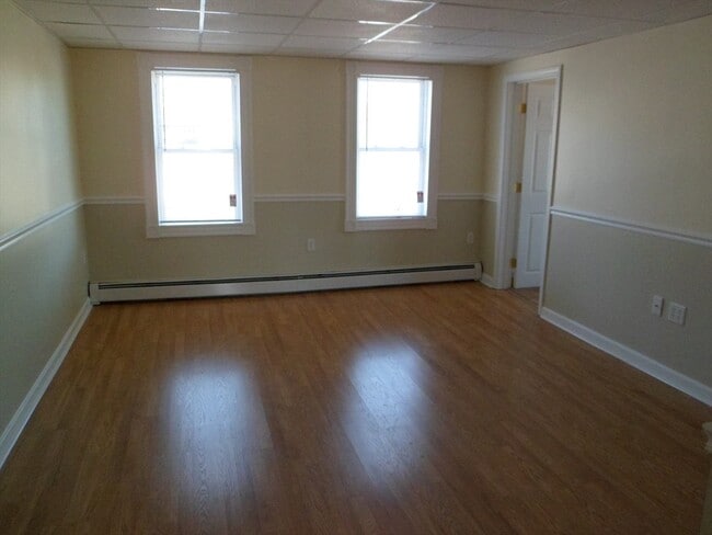 Building Photo - 227 Standish Ave