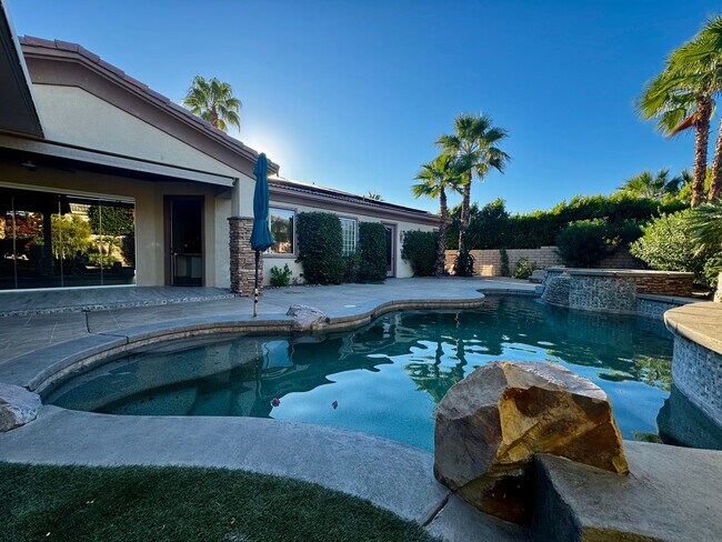 Building Photo - AVAILABLE NOW! STUNNING 4 Bedroom / 4 Bedroom home with Detached Casita in Amatisa in Palm Desert!