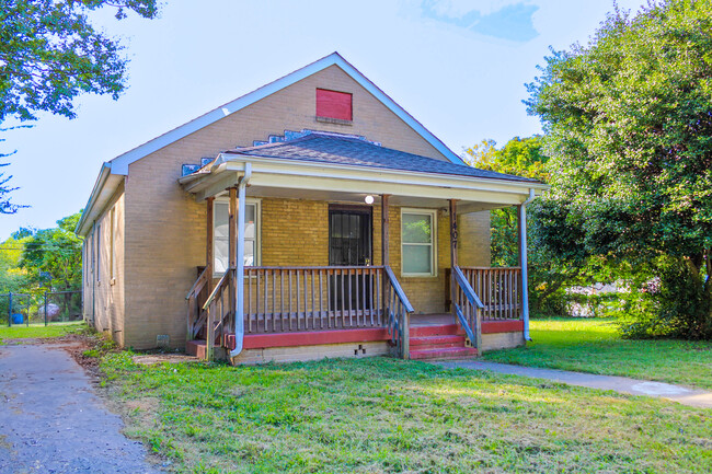 Building Photo - 1407 Chambers St