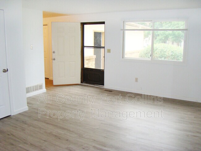 Building Photo - 411 Terri Dr