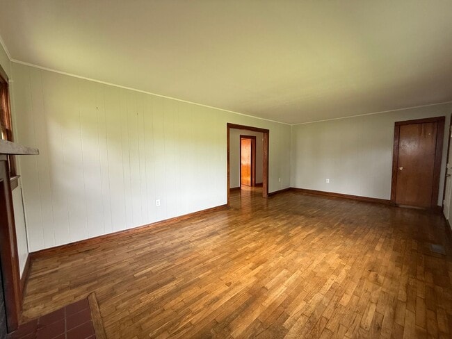 Building Photo - 3 Bedroom 1 Bathroom Home in Greene County...