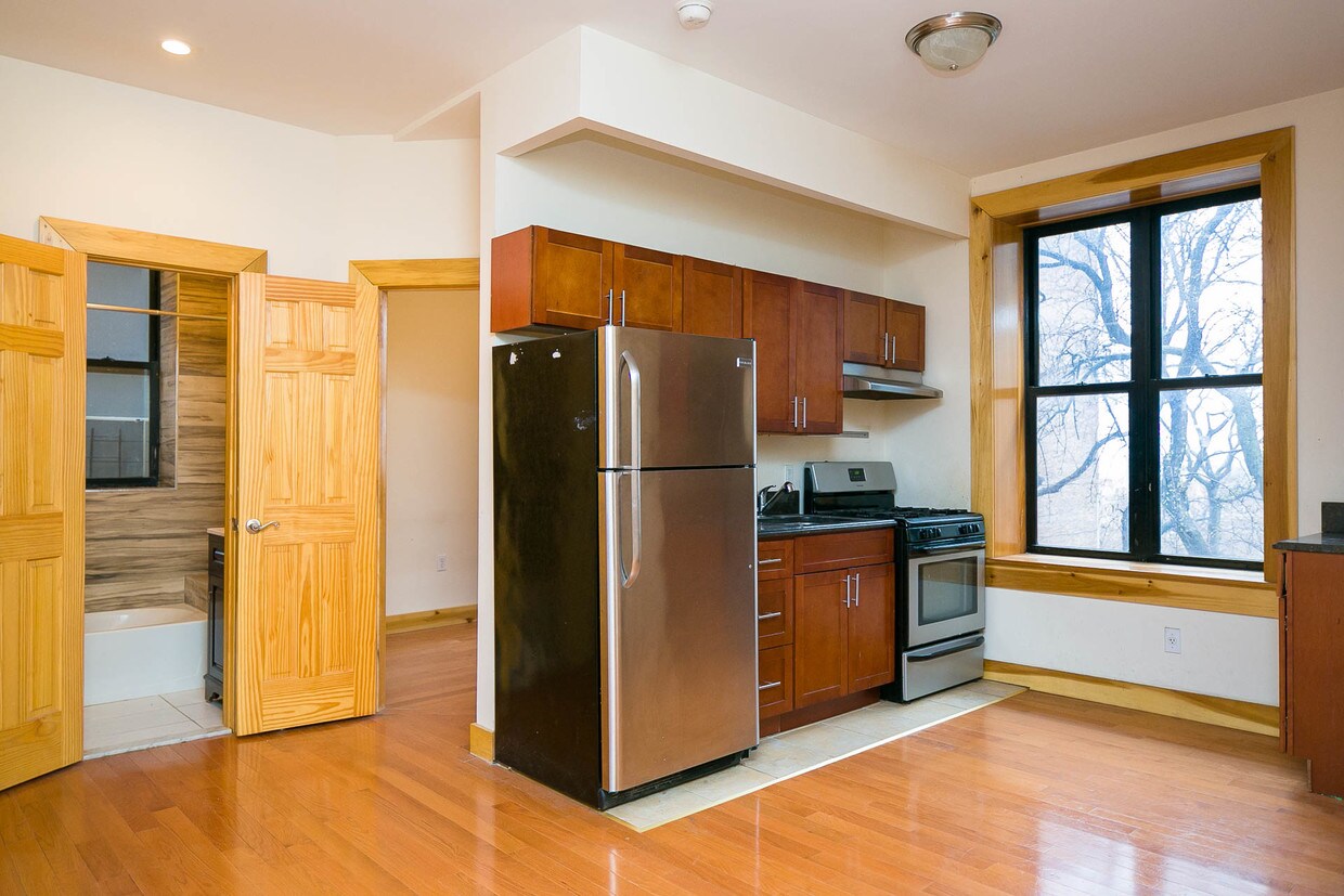 Primary Photo - 2 St Nicholas Pl