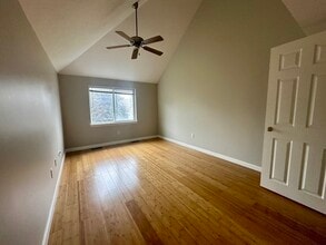 Building Photo - 360 Littleton Rd