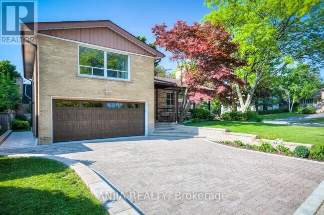 Building Photo - 17 Ealing Dr