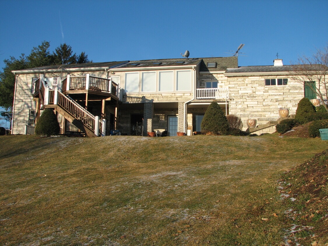 6117 Jefferson Blvd, Frederick, MD 21703 Rentals in Frederick at 6117 Jefferson Blvd Frederick