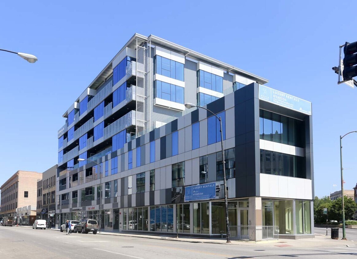 Primary Photo - 1241 N Milwaukee Ave