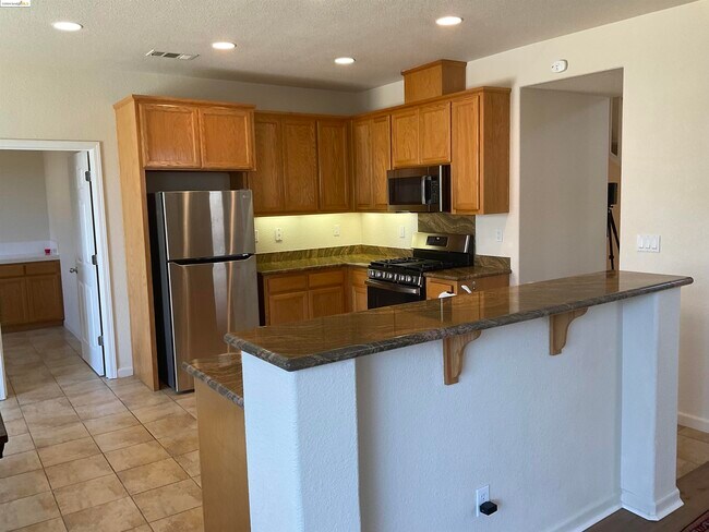 Building Photo - 118 Vella Cir