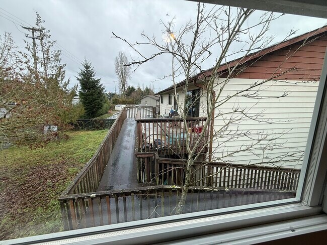 Photo du bâtiment - 202 Derby Pl