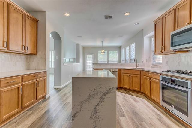 Building Photo - 817 Rushmore Dr