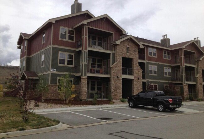 Building Photo - 154 Village Rd