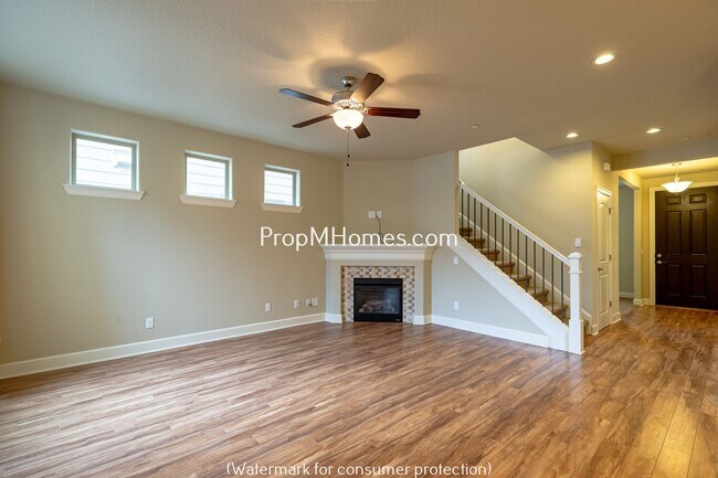 Foto del edificio - Beautiful Open Concept Four Bedroom Plus Office/Den in Villebois!