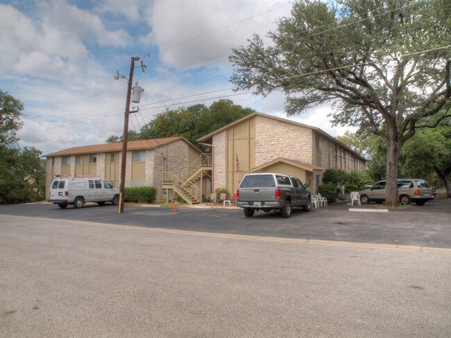 Foto del edificio - 509 Cedar Dr