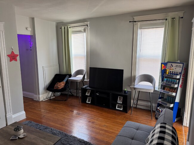 Foto del edificio - 420 Ada St