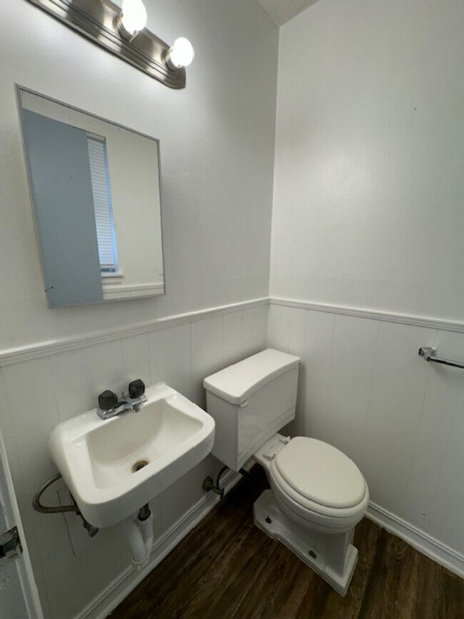 Foto del edificio - 3 bed 1.5 baths in Bethany!