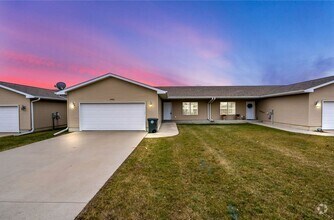Building Photo - 5480 Summerland Drive