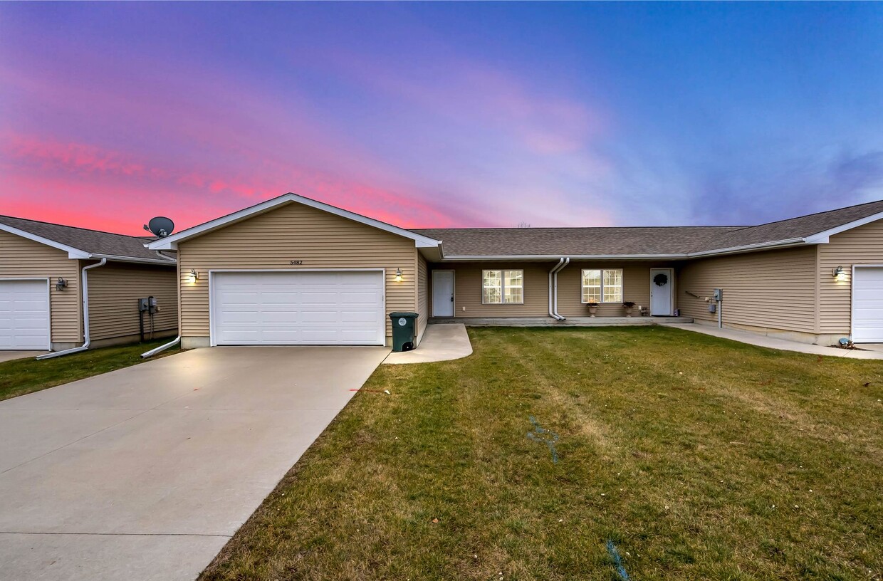Primary Photo - Summerland Twin Homes