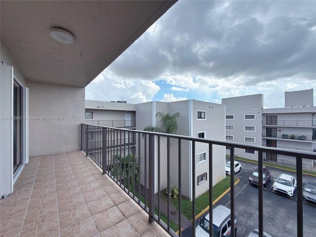 Foto del edificio - 8500 NW 8th St