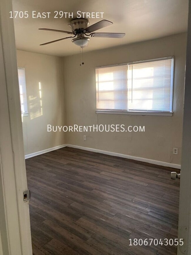 Foto del edificio - Handyman Special $99 Move in + Admin Fee /...
