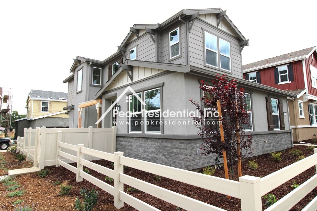Primary Photo - 4 br, 3 bath House - 6198 Paseo De Mooney