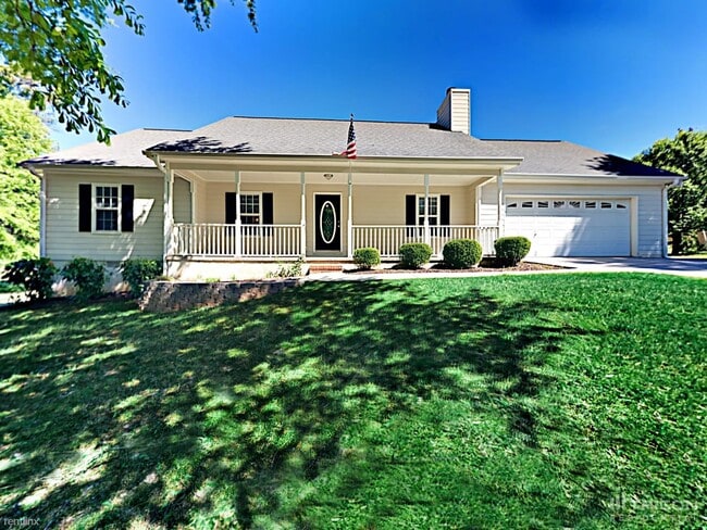 Building Photo - 897 Windward Rd