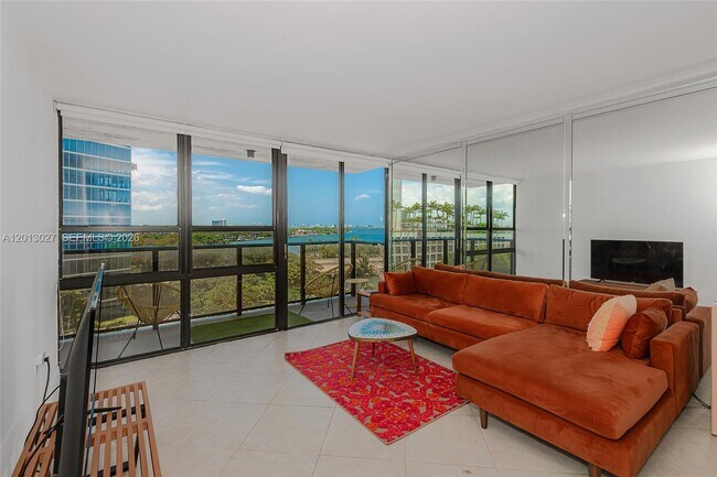 Foto del edificio - 600 NE 36th St